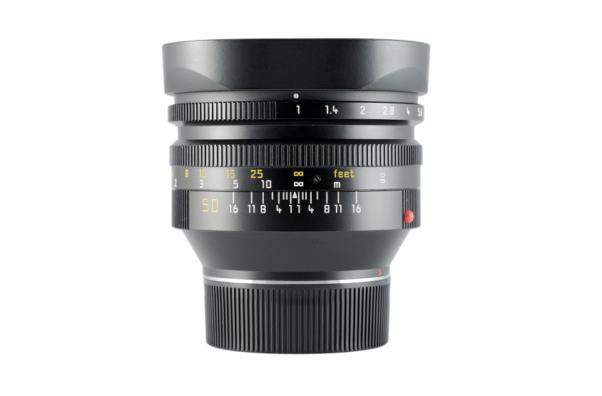 Leica Noctilux-M 1:1/50 m. Sliding lens hood 6bit 11822