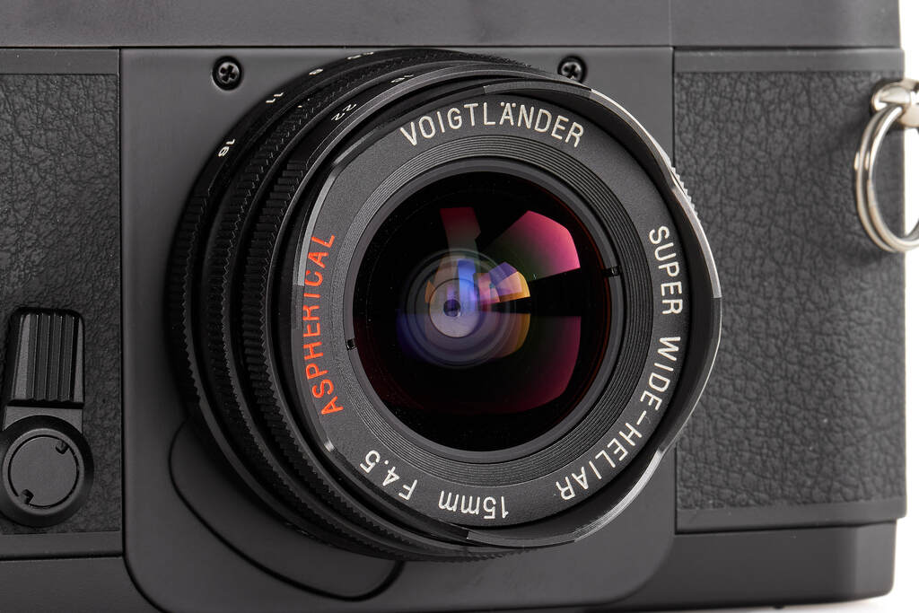 Voigtländer Bessa L outfit black