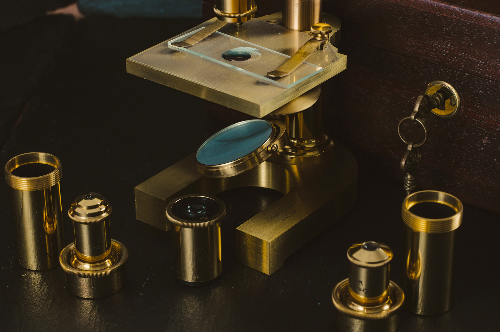 Leica Leitz Brass Microscope Leica Leitz Brass Microscope