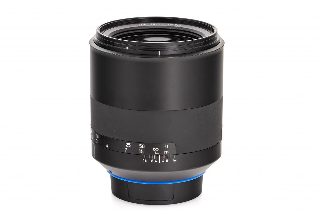 Zeiss Milvus 1:1.4/85mm f. Canon (inkl. Sonnenblende) Zeiss Milvus 1:1.4/85mm f. Canon (inkl. Sonnenblende)