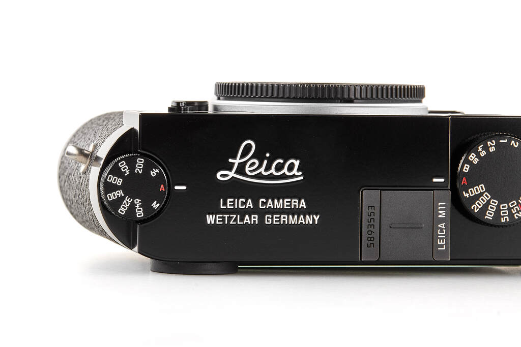 Leica M11 20230 glossy black paint - with 2 years of guarantee
