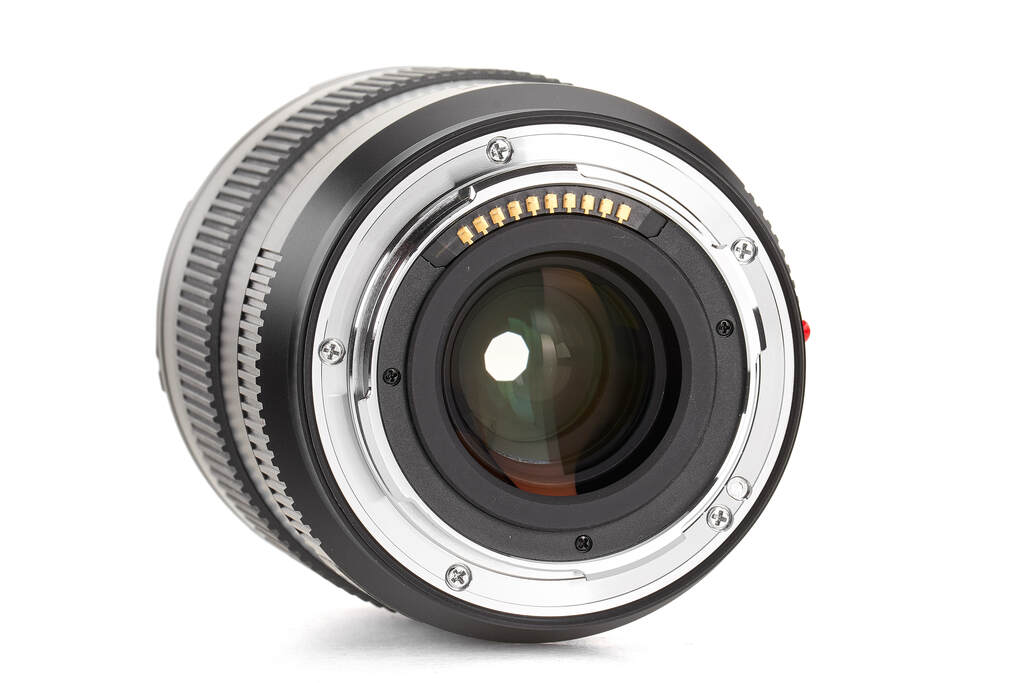 Leica APO-Summicron-SL 2/28mm 11183 - like new with two years guarantee