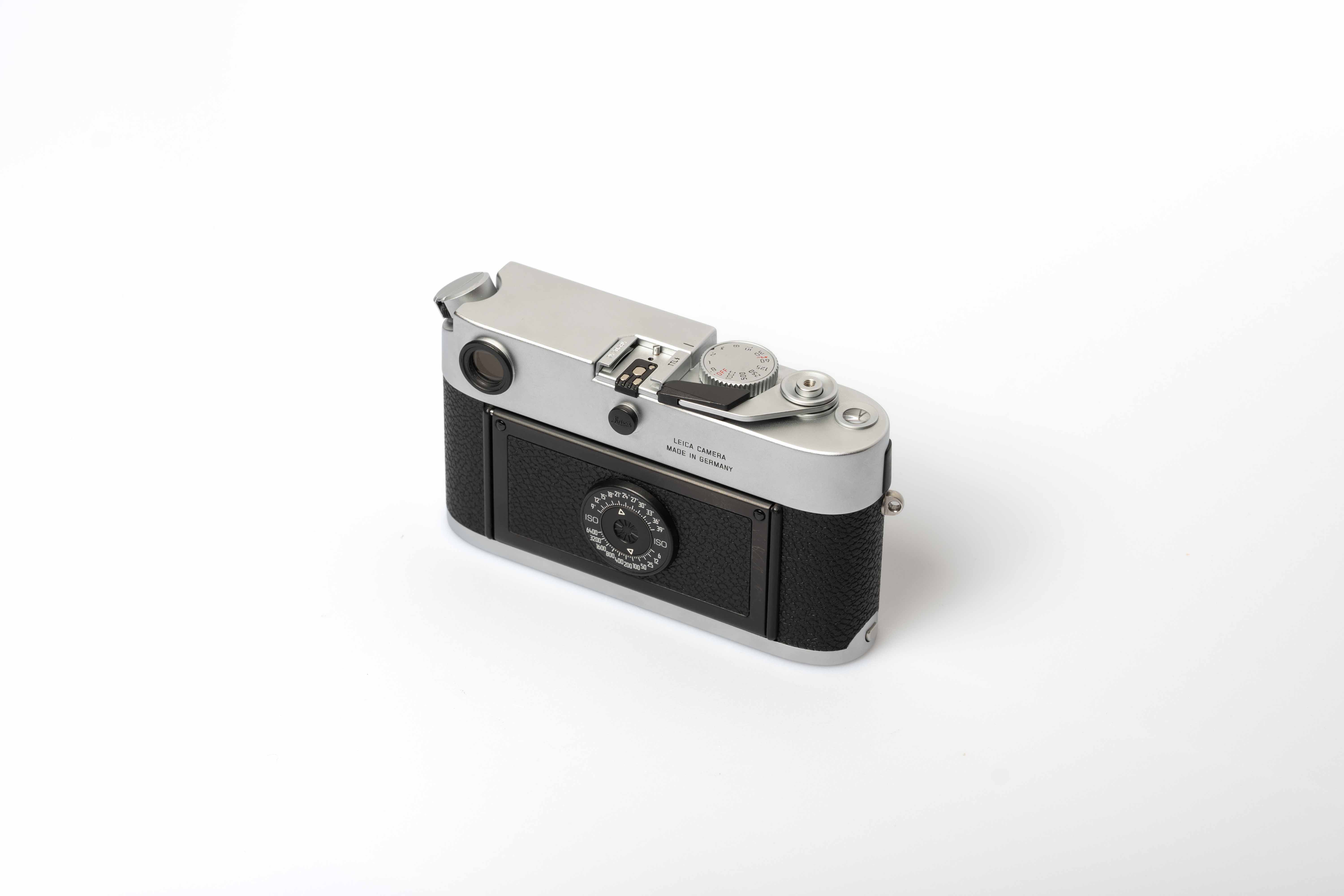 M6 TTL, silbern verchromt