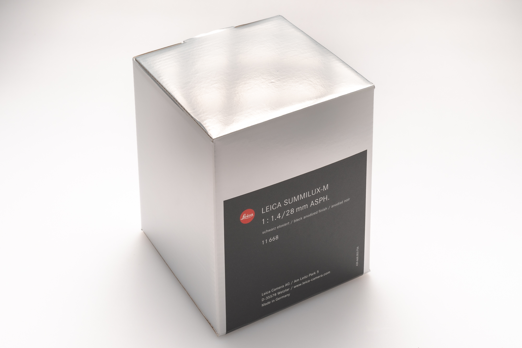 Leica 28mm Summilux-M f/1.4 ASPH., Black Anodized Leica 28mm Summilux-M f/1.4 ASPH., Black Anodized