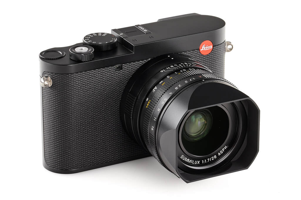 Leica Q3 19080 - like new with one year guarantee