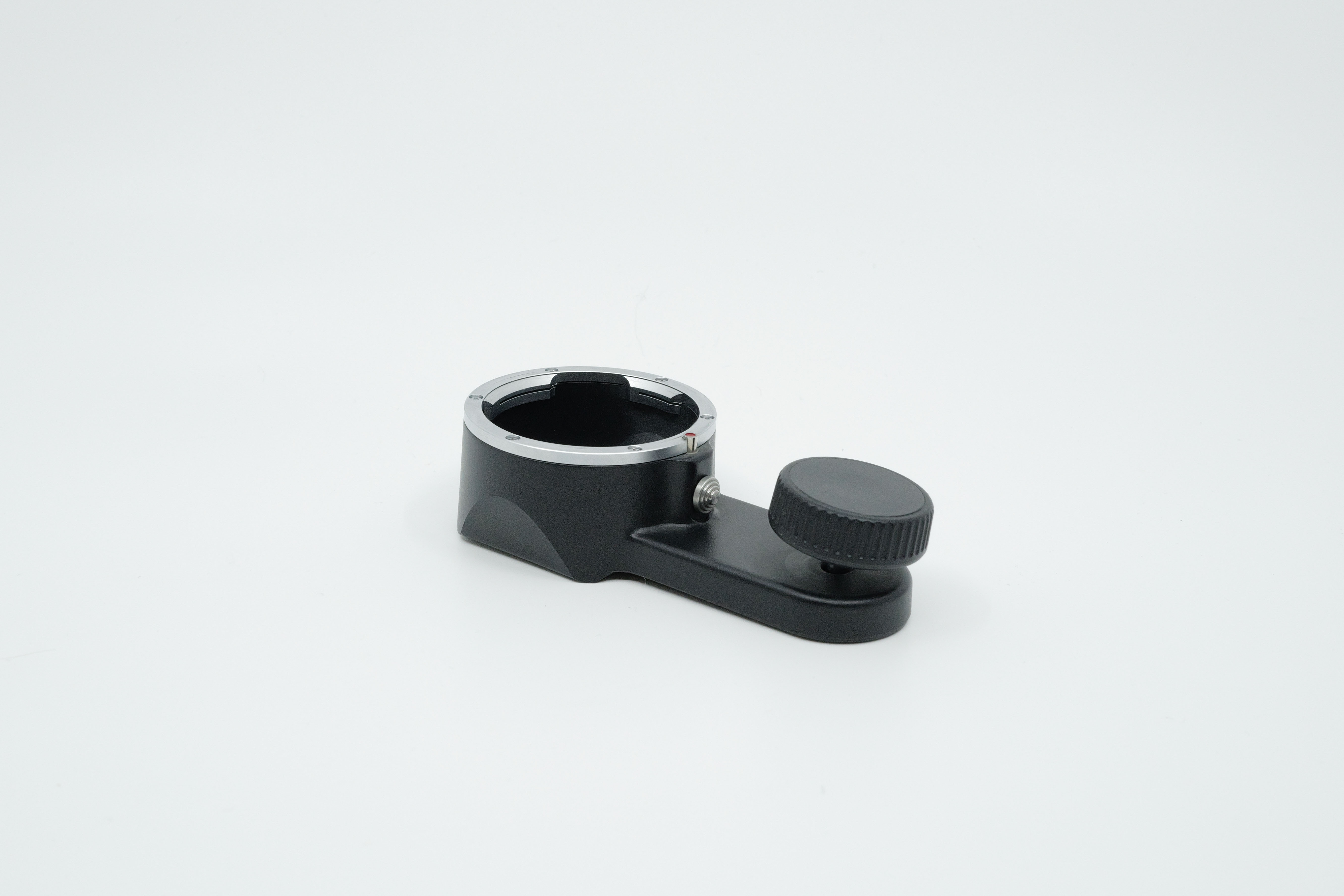 Lens adapter M