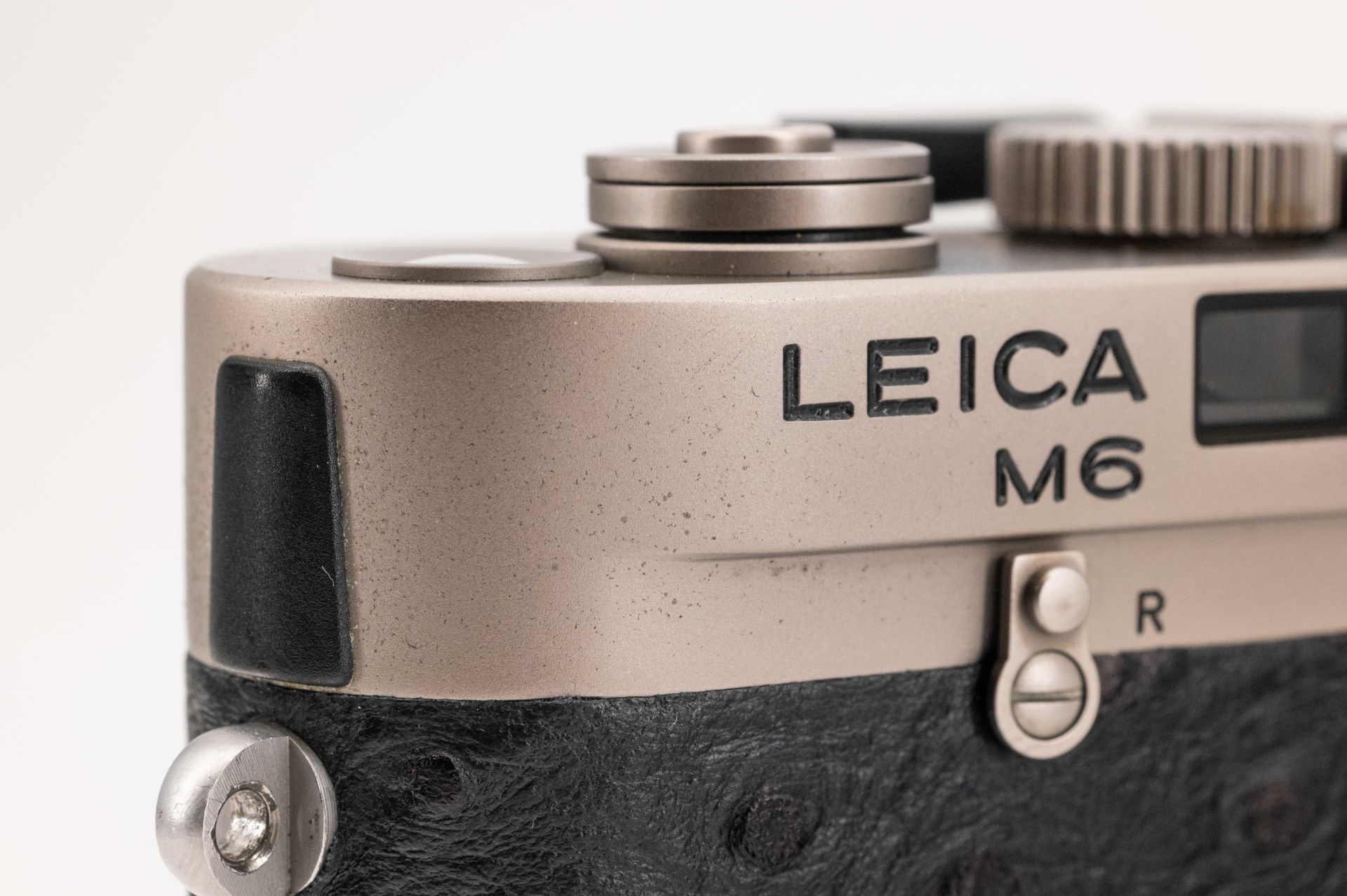 Leica M6 Classic Titanium 0.72x Outfit 10412 | Leica Camera Classic